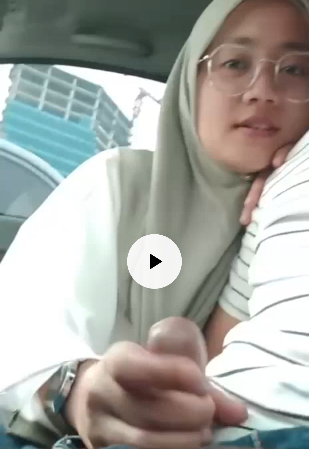 hijab di mobil