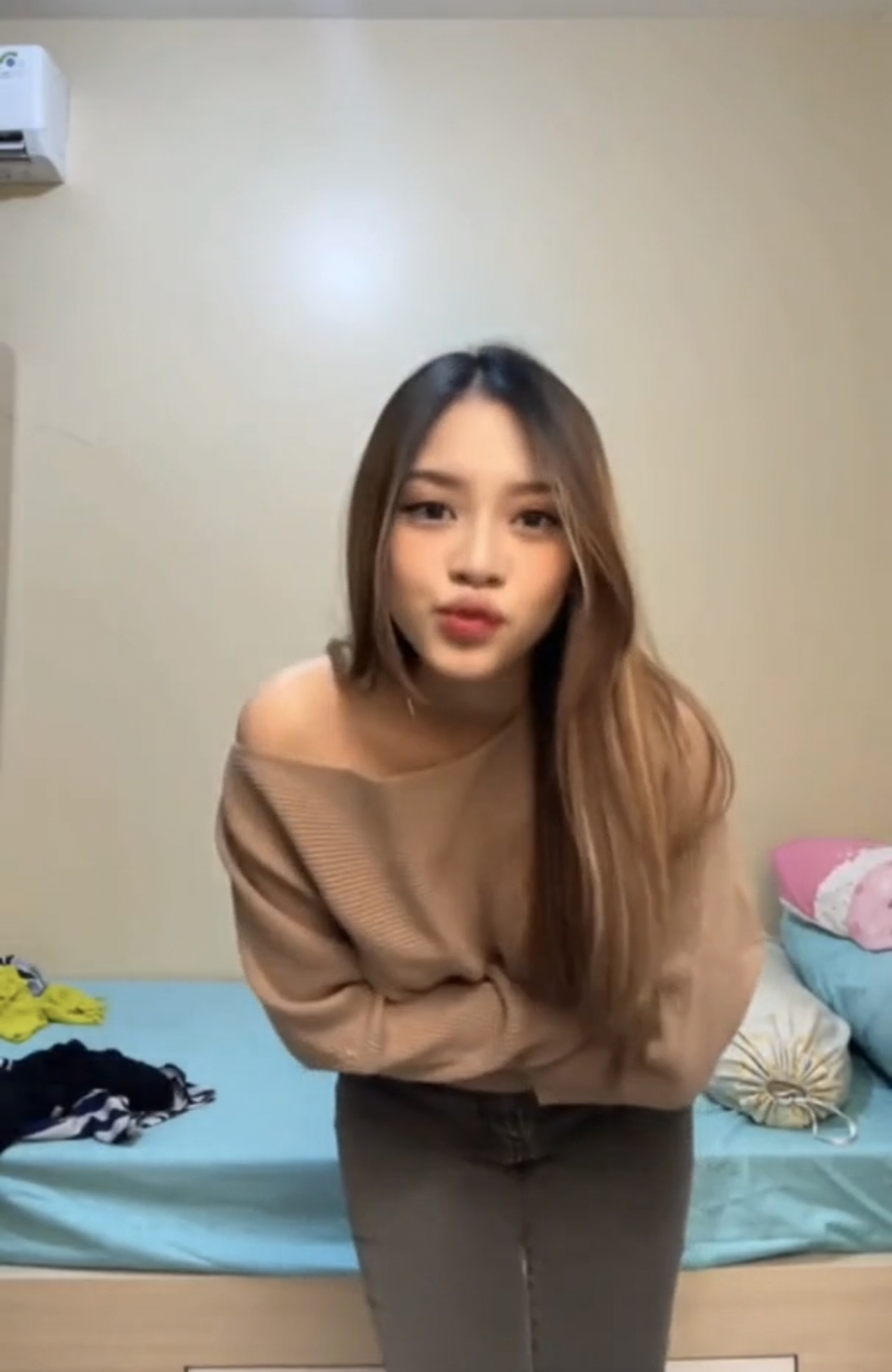 caroline blunder lupa matikan kamera