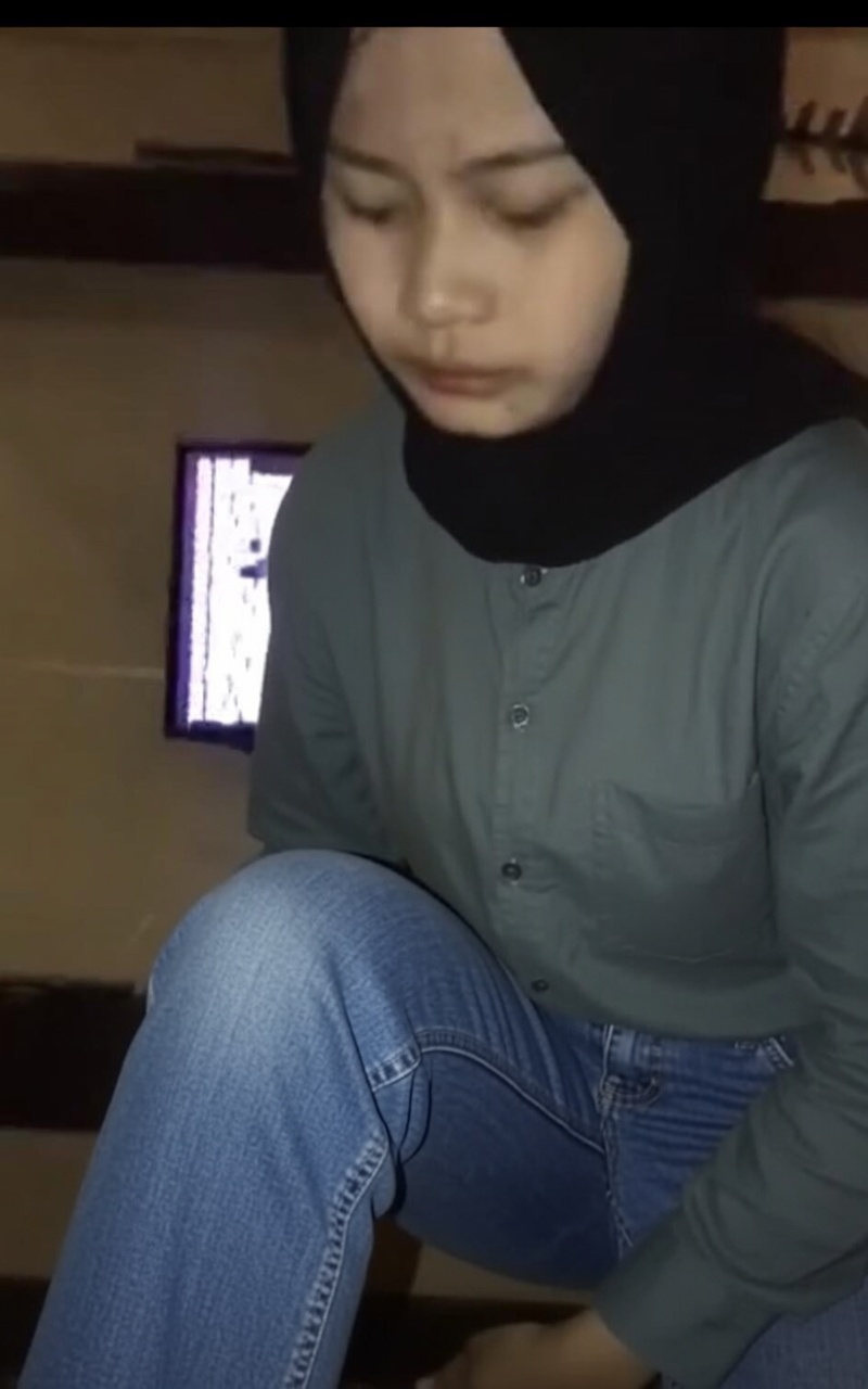 ughti lagi gak mood