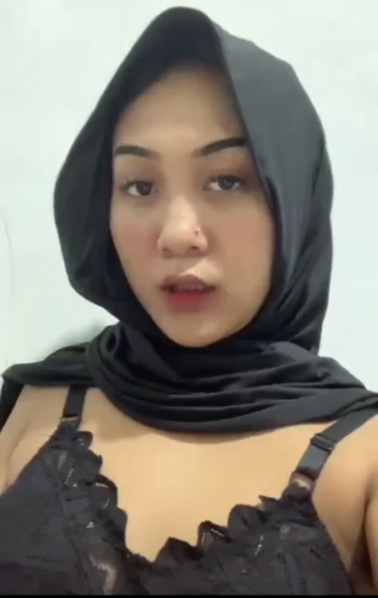 hijab hitam