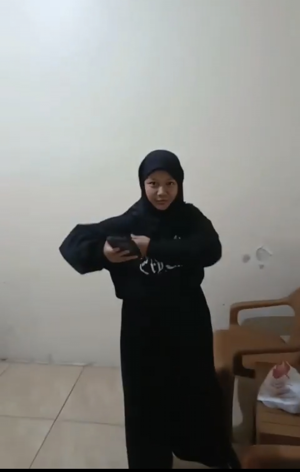 Hijab dibawa ke kosan