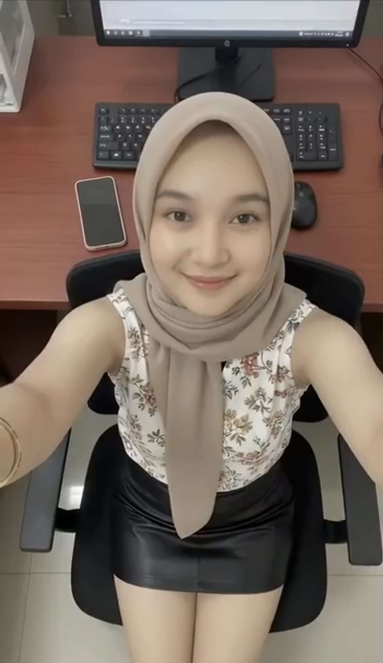 hijab dikantor