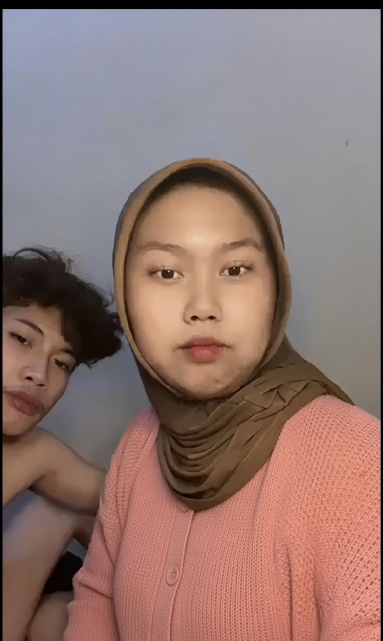 diajak tante hijab checkin